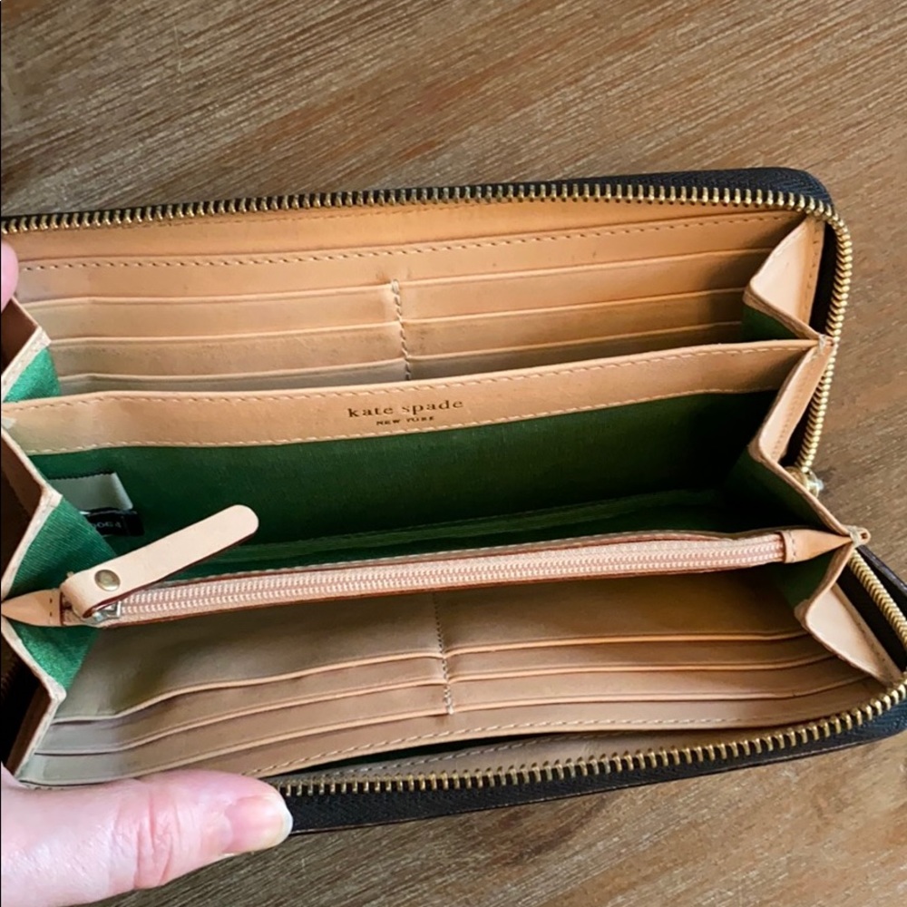 Kate Spade ♠️ Large Leather Wallet - Picture 2 of 3